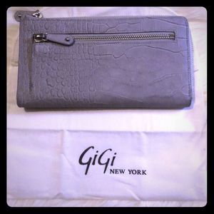 Gigi New York Oyster Gray Leather Wallet (NWT)